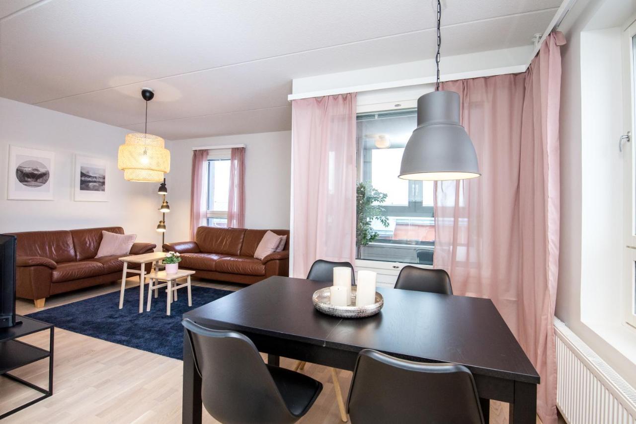 Kotimaailma Apartments Vaasa Buitenkant foto